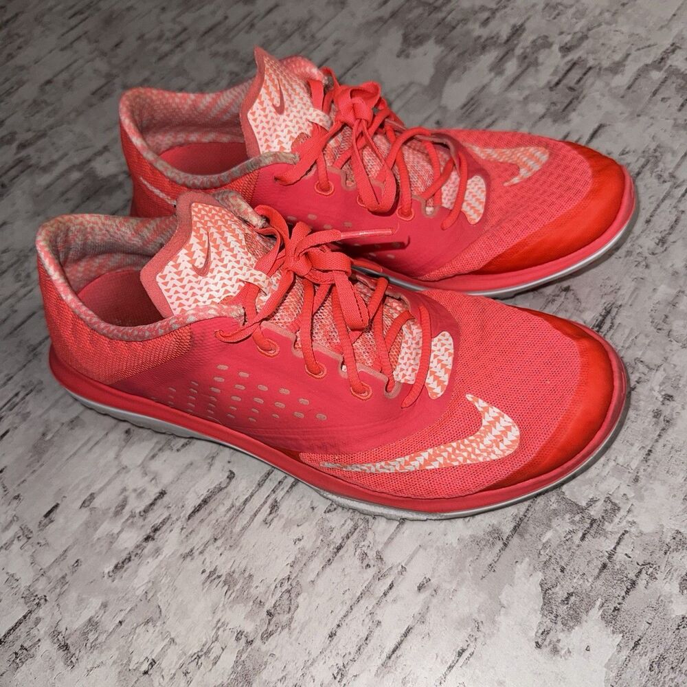 Nike Shoes Women’s 9.5 Red FS Lite Run 2 Premium Sneakers Lace up Low 704881-600